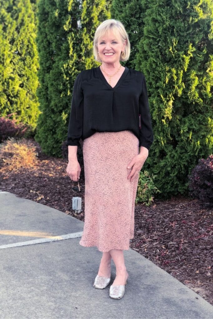 Spring outfits for women over 50 9