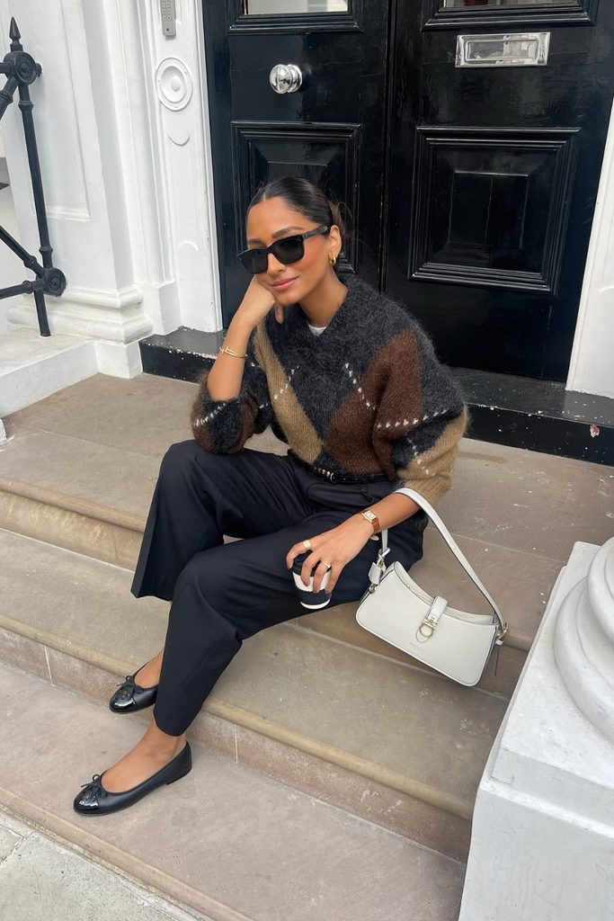 Colorblock knit sweater with black tailored trousers for a fall work outfit